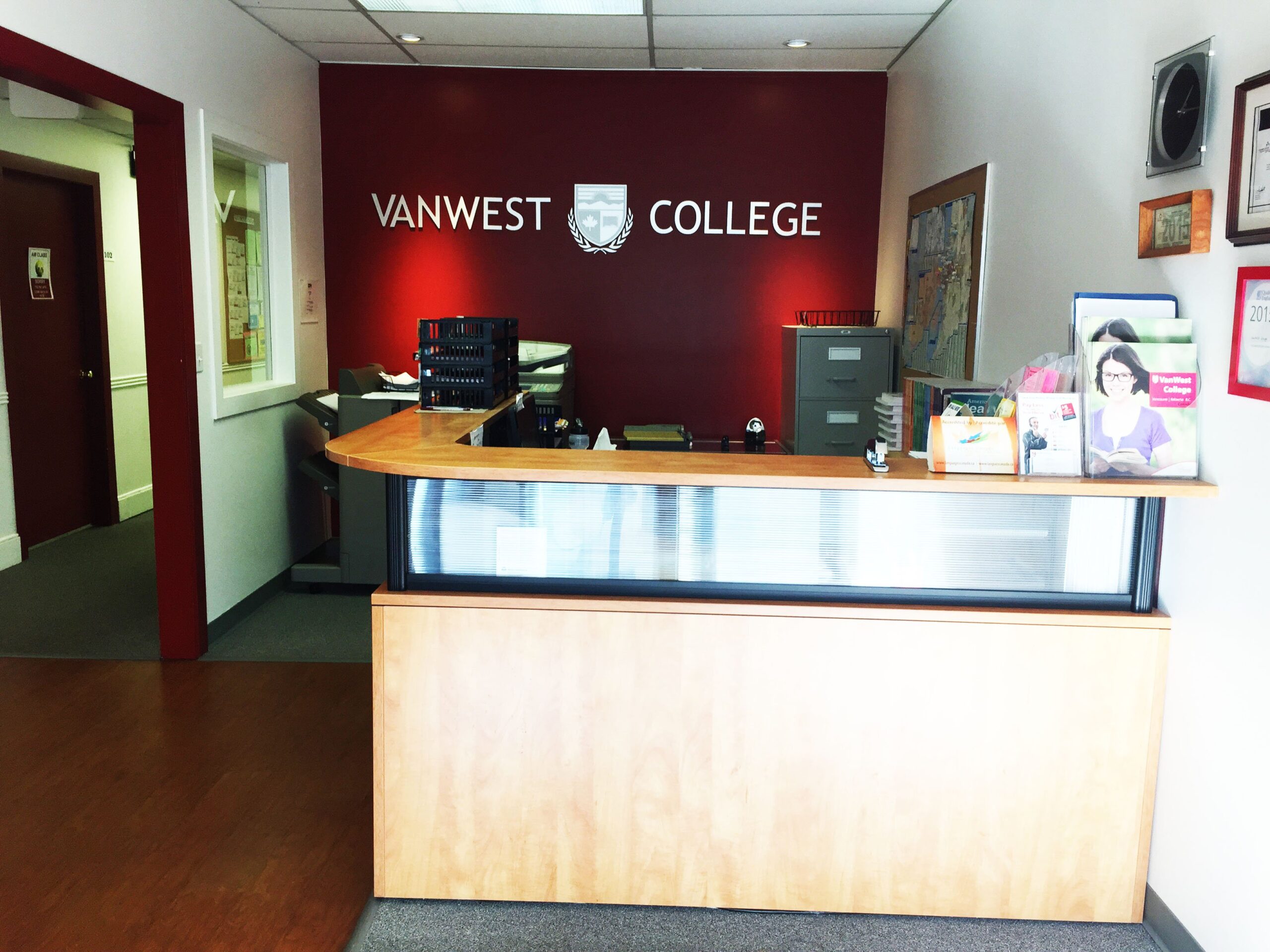 WOORI_VANWEST COLLEGE-KELOWNA01- (02)27526862