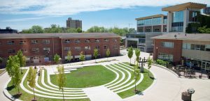 加拿大大專院校 Wilfrid Laurier University 台灣WOORI 加拿大留遊學_5