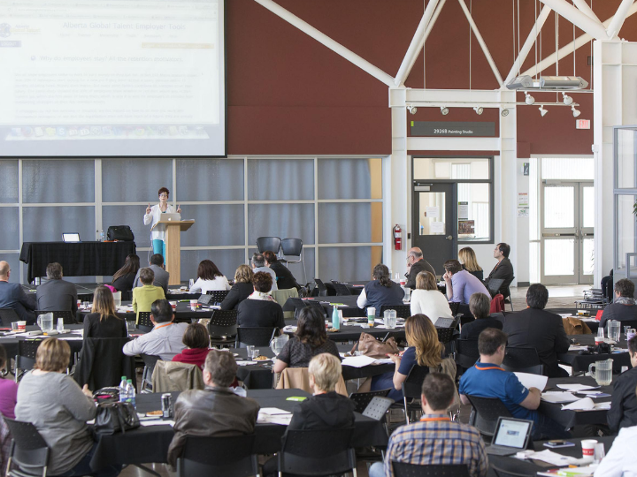 RedDeer校園照片_教室｜ WOORI 加拿大留遊學代辦