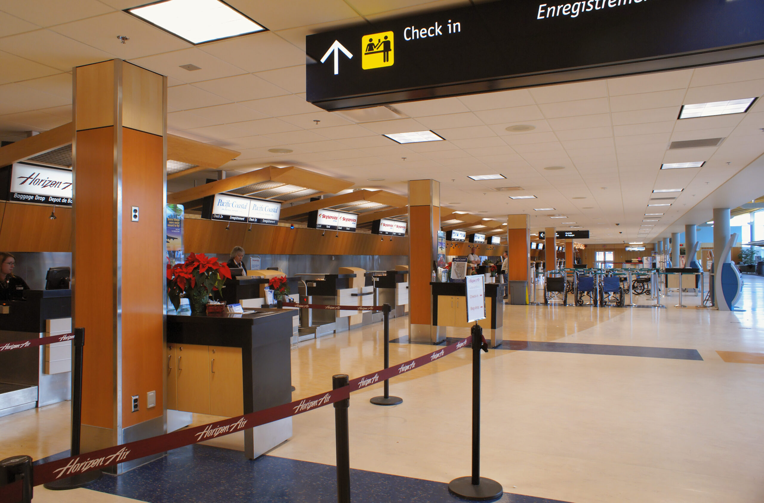 YYJ_Departures_Terminal_Inside-scaled