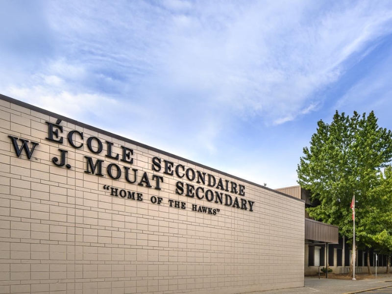 W.J.Mouat Secondary|Abbotsford 亞伯茨福教育局