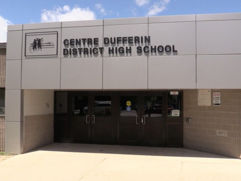 Centre Dufferin District High School|Upper Grand district board上格蘭公立教育局|Woori 加拿大最大遊留學代辦