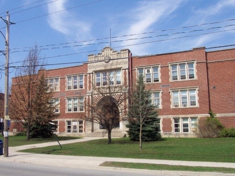 Guelph Collegiate Vocational Institute|Upper Grand district board上格蘭公立教育局|Woori 加拿大最大遊留學代辦