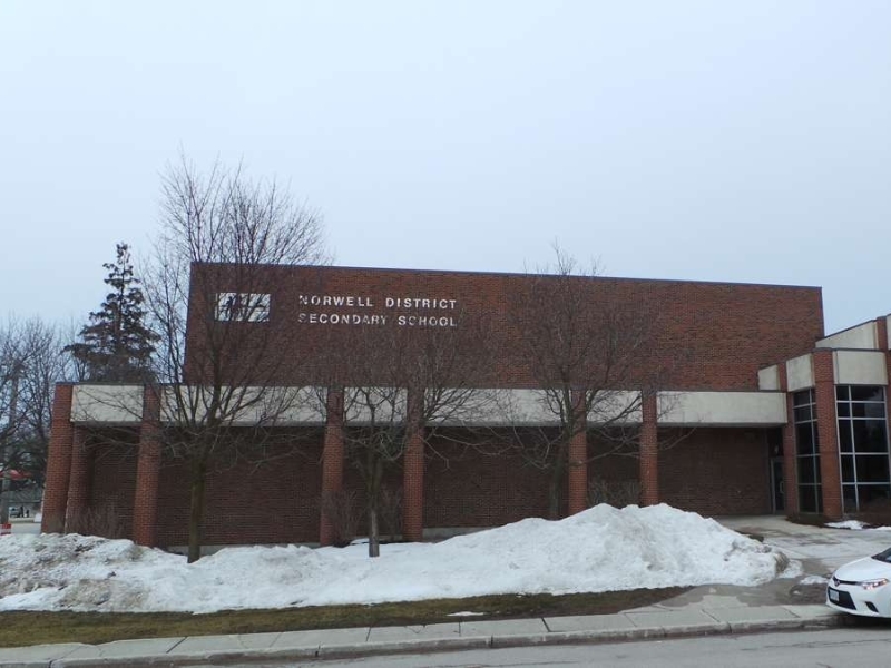Norwell District Secondary School|Upper Grand district board上格蘭公立教育局|Woori 加拿大最大遊留學代辦