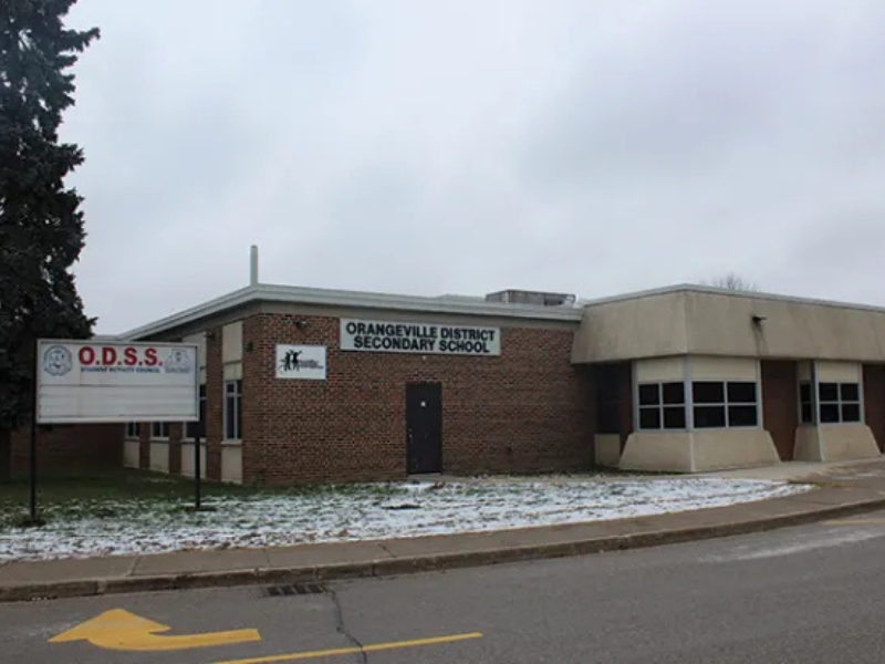 Guelph Collegiate Vocational Institute|Upper Grand district board上格蘭公立教育局|Woori 加拿大最大遊留學代辦