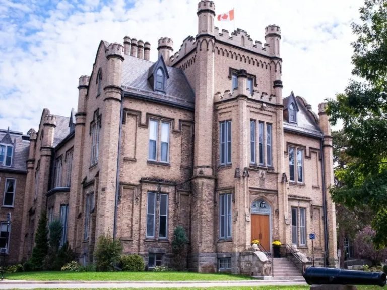 Trafalgar Castle School 特拉法加城堡女子學校｜Woori 加拿大最大留遊學代辦