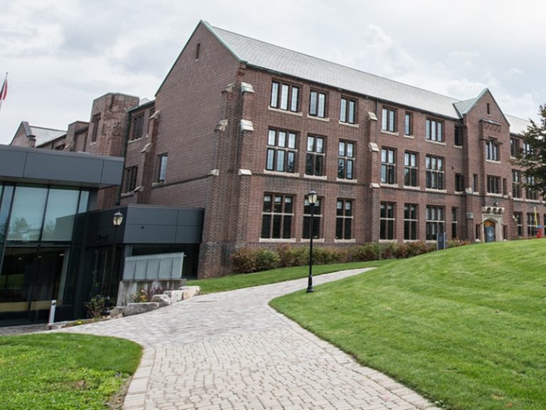 Trinity College School  三一學院校園｜Woori 加拿大最大留遊學代辦